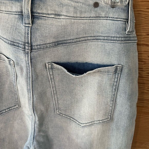 EUC Cabi Higher Straight Jeans size 4 - Picture 2 of 6